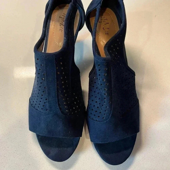 New, never worn size 10 Navy blue open-toed heels by Style & Co. - Picture 1 of 3